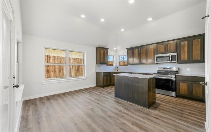 1102 Holly Street, Cleburne, TX 76033, 3 Bedrooms Bedrooms, ,2 BathroomsBathrooms,Residential,For Sale,1102 Holly Street,20788314