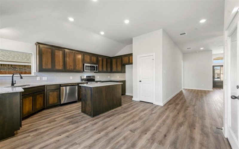 1102 Holly Street, Cleburne, TX 76033, 3 Bedrooms Bedrooms, ,2 BathroomsBathrooms,Residential,For Sale,1102 Holly Street,20788314