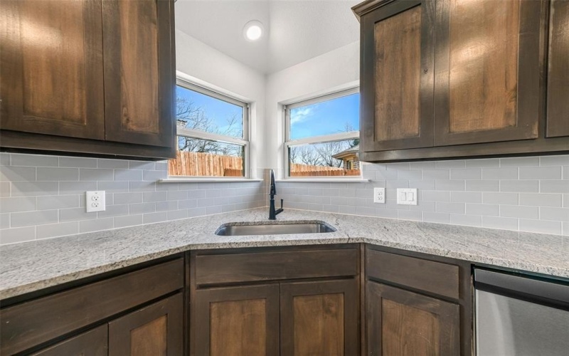 1102 Holly Street, Cleburne, TX 76033, 3 Bedrooms Bedrooms, ,2 BathroomsBathrooms,Residential,For Sale,1102 Holly Street,20788314