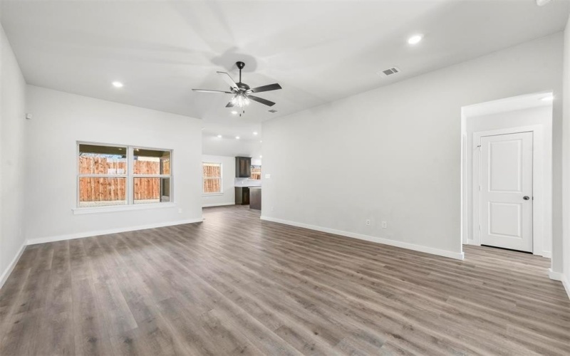 1102 Holly Street, Cleburne, TX 76033, 3 Bedrooms Bedrooms, ,2 BathroomsBathrooms,Residential,For Sale,1102 Holly Street,20788314