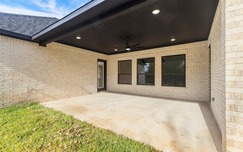 16229 COUNTY ROAD 452, Lindale, TX 75771, 4 Habitaciones Habitaciones , ,3 BañosBaños,Residential,En Venta,16229 COUNTY ROAD 452,20792596