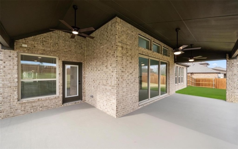 616 South Hidden Lakes Drive, DeSoto, TX 75115, 5 Habitaciones Habitaciones , ,5 BañosBaños,Residential,En Venta,616 South Hidden Lakes Drive,0,20794331