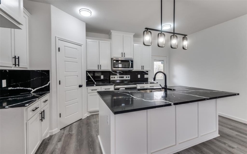 5610 Black Pine Circle, Granbury, TX 76048, 3 Habitaciones Habitaciones , ,2 BañosBaños,Residential,En Venta,5610 Black Pine Circle,20794562