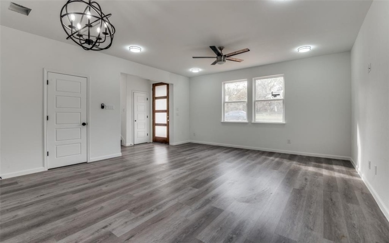 5610 Black Pine Circle, Granbury, TX 76048, 3 Habitaciones Habitaciones , ,2 BañosBaños,Residential,En Venta,5610 Black Pine Circle,20794562