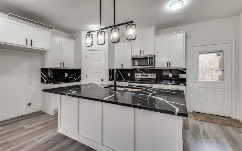 5610 Black Pine Circle, Granbury, TX 76048, 3 Habitaciones Habitaciones , ,2 BañosBaños,Residential,En Venta,5610 Black Pine Circle,20794562