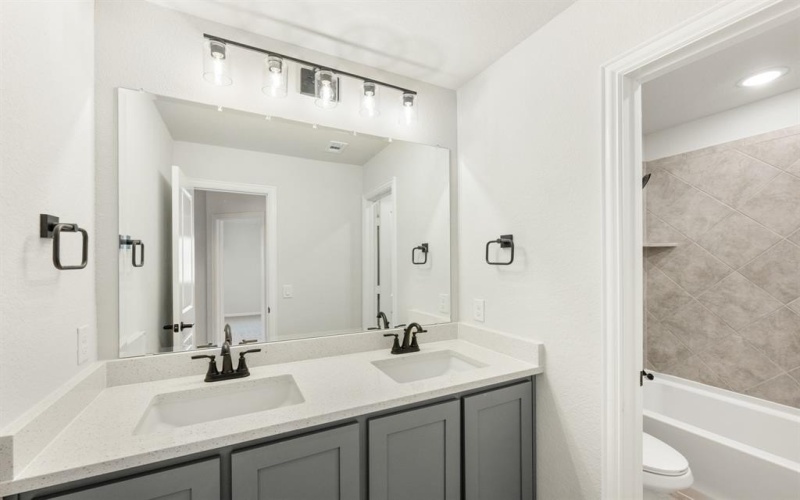 145 Fireberry Drive, Glenn Heights, TX 75154, 5 Bedrooms Bedrooms, ,5 BathroomsBathrooms,Residential,For Sale,145 Fireberry Drive,20794866