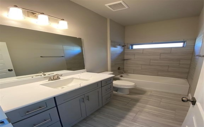335 Cherbury Lane, Greenville, TX 75401, 4 Habitaciones Habitaciones , ,3 BañosBaños,Residential,En Venta,335 Cherbury Lane,20794928