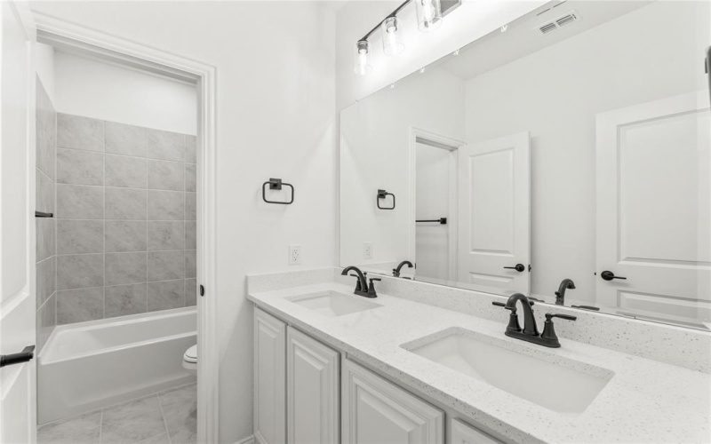 7428 Crosstimbers Drive, Little Elm, TX 76227, 4 Habitaciones Habitaciones , ,3 BañosBaños,Residential,En Venta,7428 Crosstimbers Drive,20795457