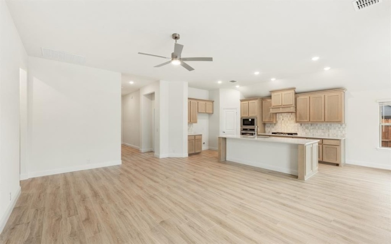 2808 Parkwood Circle, Denton, TX 76226, 4 Bedrooms Bedrooms, ,2 BathroomsBathrooms,Residential,For Sale,2808 Parkwood Circle,20791519