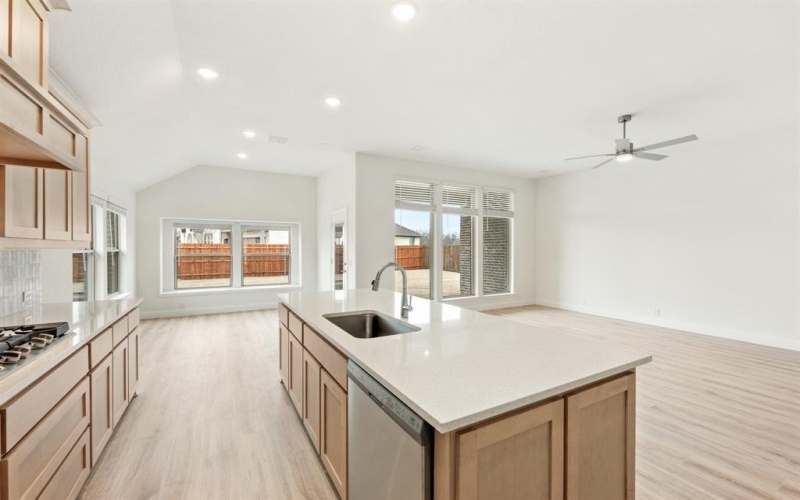 2808 Parkwood Circle, Denton, TX 76226, 4 Bedrooms Bedrooms, ,2 BathroomsBathrooms,Residential,For Sale,2808 Parkwood Circle,20791519