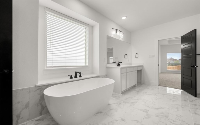 1123 E Hidden Lakes Drive, DeSoto, TX 75115, 4 Habitaciones Habitaciones , ,3 BañosBaños,Residential,En Venta,1123 E Hidden Lakes Drive,0,20795764