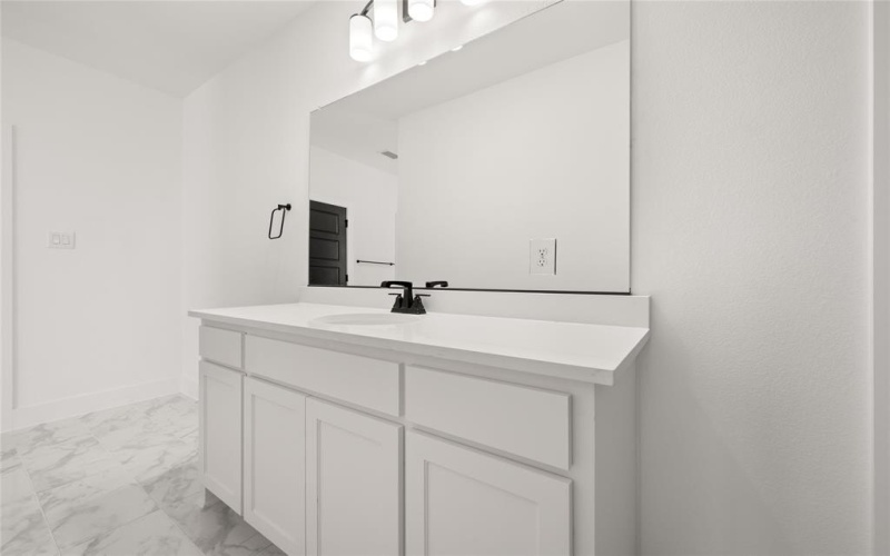 1123 E Hidden Lakes Drive, DeSoto, TX 75115, 4 Habitaciones Habitaciones , ,3 BañosBaños,Residential,En Venta,1123 E Hidden Lakes Drive,0,20795764
