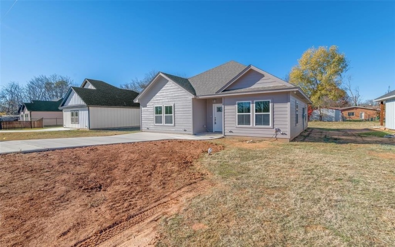 709 3rd Street, Bridgeport, TX 76426, 3 Bedrooms Bedrooms, ,2 BathroomsBathrooms,Residential,For Sale,709 3rd Street,20795905