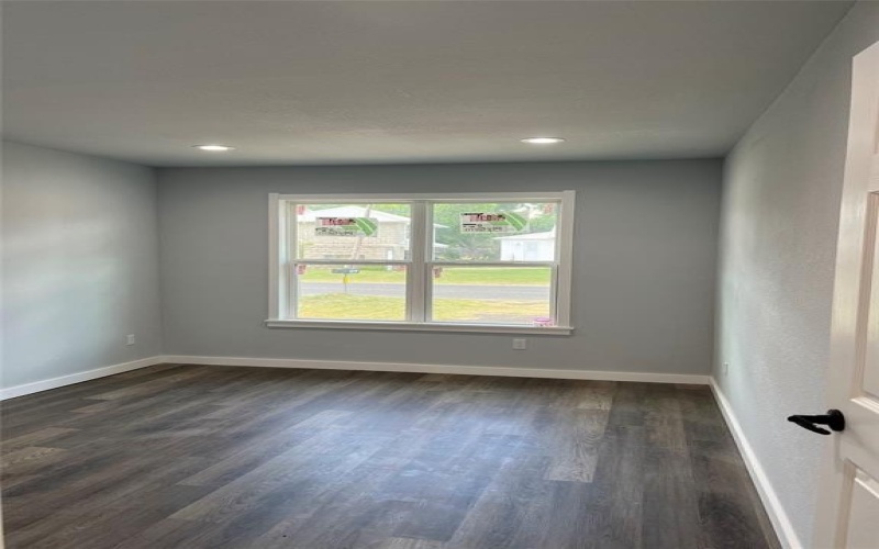 703 N Main Street, Rockdale, TX 76567, 8 Bedrooms Bedrooms, ,6 BathroomsBathrooms,Residential,For Sale,703 N Main Street,0,20795914