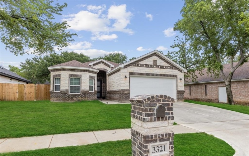 3313 Collin Street, Fort Worth, TX 76119, 3 Habitaciones Habitaciones , ,2 BañosBaños,Residential,En Venta,3313 Collin Street,20795958
