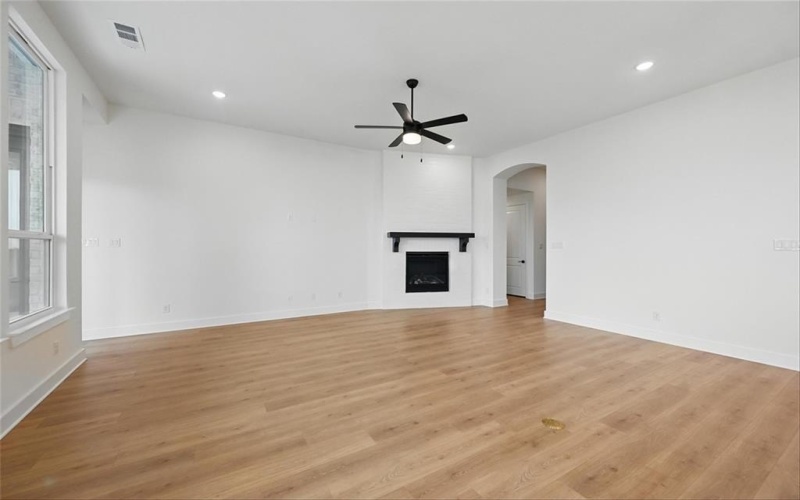 557 Flint Road, Waxahachie, TX 75167, 4 Bedrooms Bedrooms, ,3 BathroomsBathrooms,Residential,For Sale,557 Flint Road,20796829