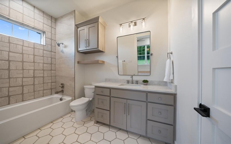 325 Ryker Lane, Gunter, TX 75058, 4 Bedrooms Bedrooms, ,5 BathroomsBathrooms,Residential,For Sale,325 Ryker Lane,20797590