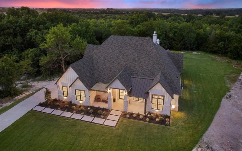 325 Ryker Lane, Gunter, TX 75058, 4 Bedrooms Bedrooms, ,5 BathroomsBathrooms,Residential,For Sale,325 Ryker Lane,20797590