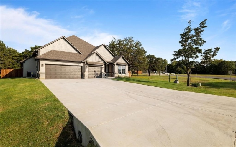 133 Pueblo Drive, Lake Kiowa, TX 76240, 3 Habitaciones Habitaciones , ,2 BañosBaños,Residential,En Venta,133 Pueblo Drive,20798868