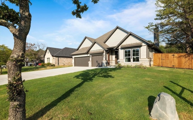 133 Pueblo Drive, Lake Kiowa, TX 76240, 3 Habitaciones Habitaciones , ,2 BañosBaños,Residential,En Venta,133 Pueblo Drive,20798868
