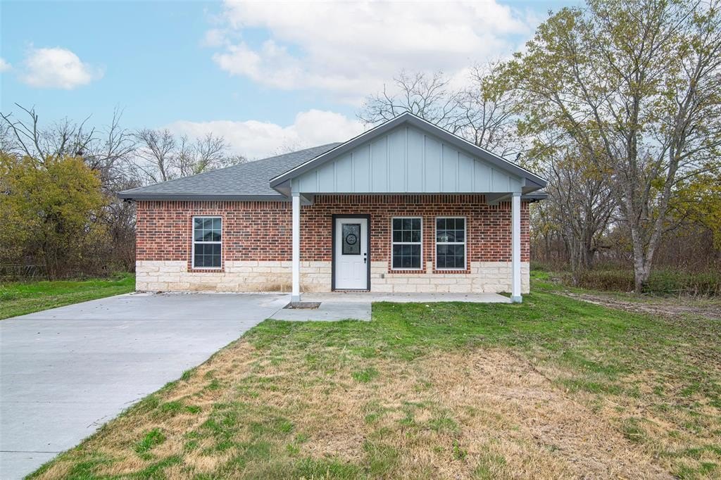 537 W Hopkins Street, Mexia, TX 76667, 3 Bedrooms Bedrooms, ,2 BathroomsBathrooms,Residential,For Sale,537 W Hopkins Street,20799259