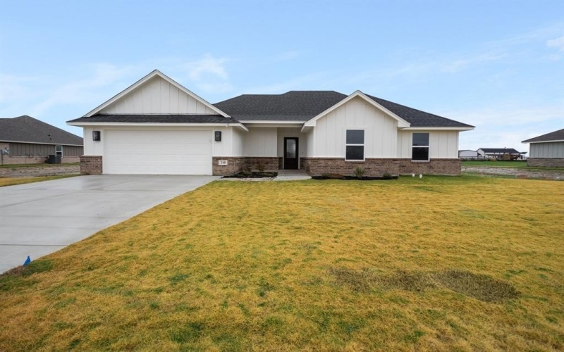 240 Yawney Drive, Lipan, TX 76462, 3 Bedrooms Bedrooms, ,2 BathroomsBathrooms,Residential,For Sale,240 Yawney Drive,20804292