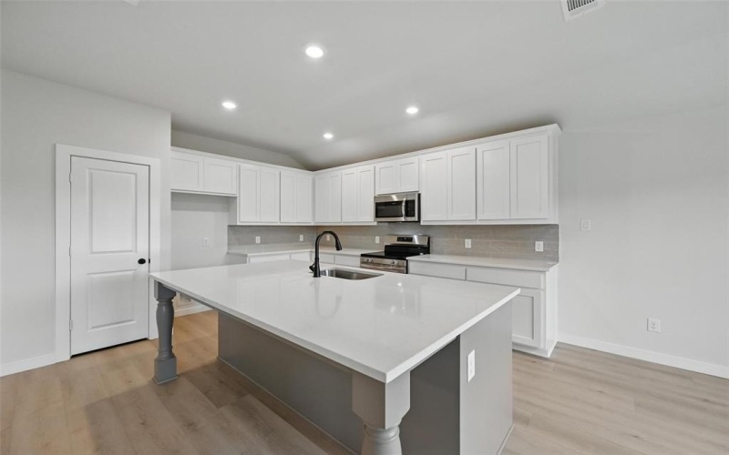 1401 Quail Creek Drive, Cleburne, TX 76033, 3 Bedrooms Bedrooms, ,2 BathroomsBathrooms,Residential,For Sale,1401 Quail Creek Drive,20804550