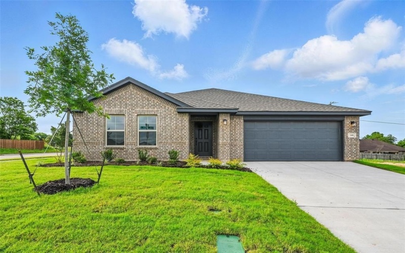 1401 Quail Creek Drive, Cleburne, TX 76033, 3 Bedrooms Bedrooms, ,2 BathroomsBathrooms,Residential,For Sale,1401 Quail Creek Drive,20804550