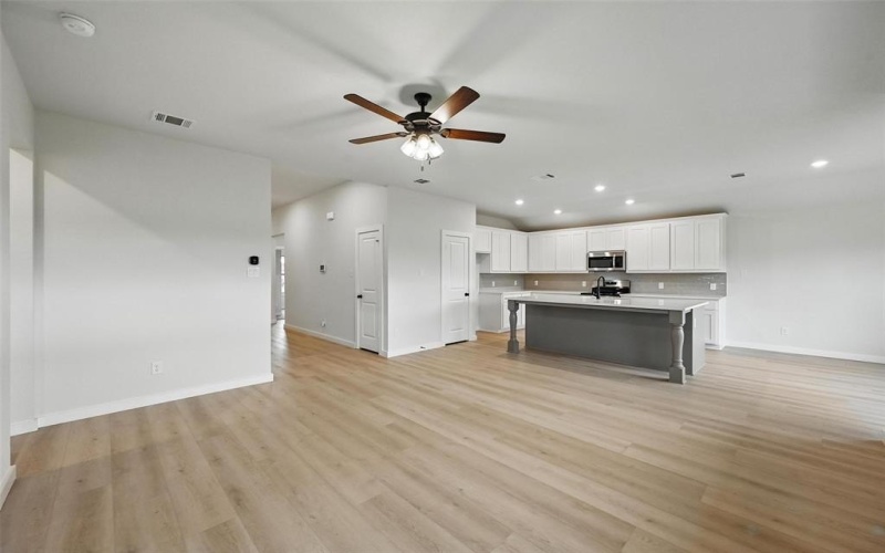 1401 Quail Creek Drive, Cleburne, TX 76033, 3 Bedrooms Bedrooms, ,2 BathroomsBathrooms,Residential,For Sale,1401 Quail Creek Drive,20804550