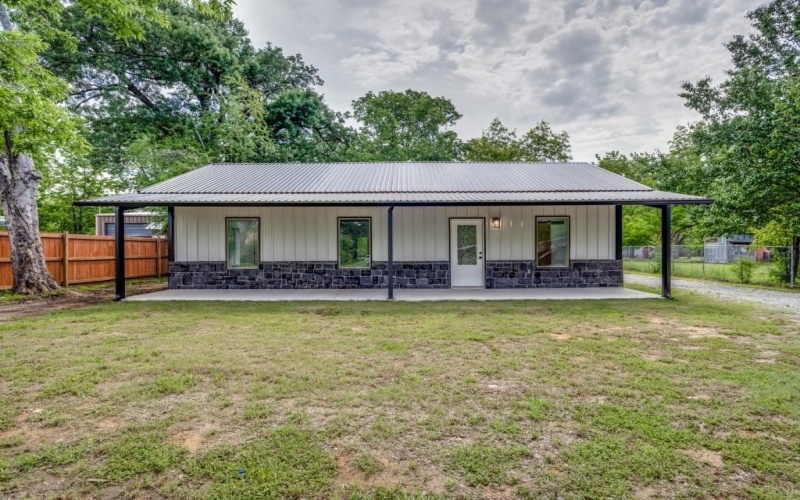 224 High Street, Roxton, TX 75477, 3 Bedrooms Bedrooms, ,2 BathroomsBathrooms,Residential,For Sale,224 High Street,20803163