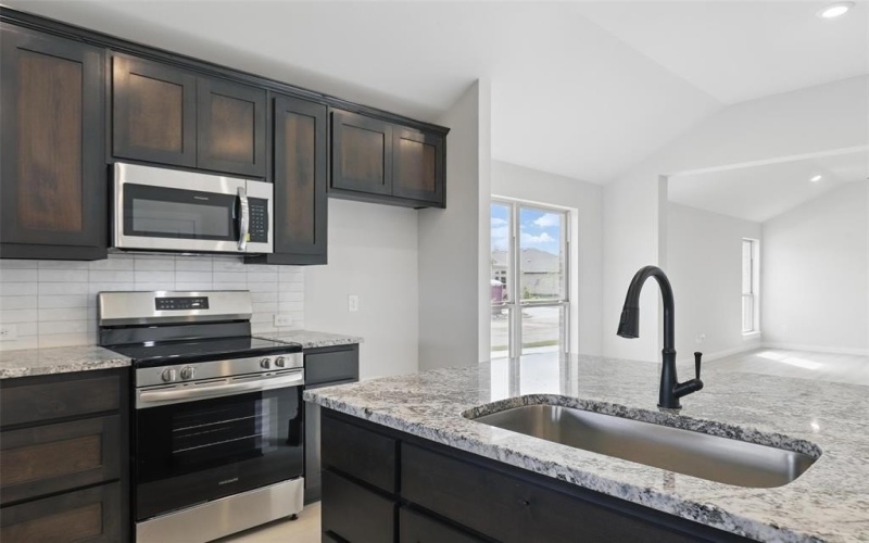 1400 Dry Creek Drive, Cleburne, TX 76033, 3 Bedrooms Bedrooms, ,2 BathroomsBathrooms,Residential,For Sale,1400 Dry Creek Drive,20801759