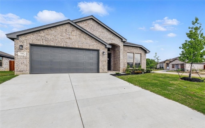 1400 Dry Creek Drive, Cleburne, TX 76033, 3 Bedrooms Bedrooms, ,2 BathroomsBathrooms,Residential,For Sale,1400 Dry Creek Drive,20801759