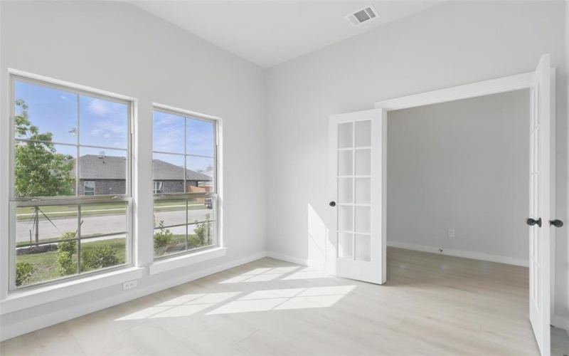 1400 Dry Creek Drive, Cleburne, TX 76033, 3 Bedrooms Bedrooms, ,2 BathroomsBathrooms,Residential,For Sale,1400 Dry Creek Drive,20801759