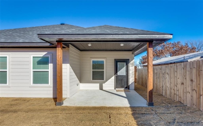 1422 E Magnolia Avenue, Fort Worth, TX 76104, 3 Habitaciones Habitaciones , ,2 BañosBaños,Residential,En Venta,1422 E Magnolia Avenue,20806907