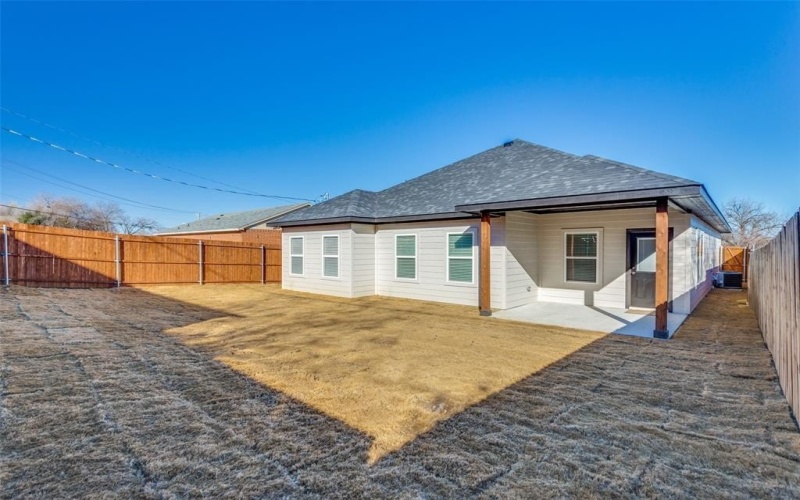 1422 E Magnolia Avenue, Fort Worth, TX 76104, 3 Habitaciones Habitaciones , ,2 BañosBaños,Residential,En Venta,1422 E Magnolia Avenue,20806907