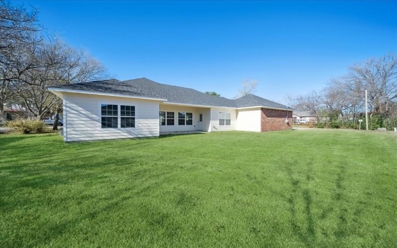 202 S Nash Street, Kaufman, TX 75142, 3 Bedrooms Bedrooms, ,2 BathroomsBathrooms,Residential,For Sale,202 S Nash Street,20807083