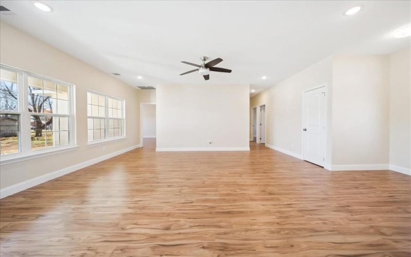 202 S Nash Street, Kaufman, TX 75142, 3 Bedrooms Bedrooms, ,2 BathroomsBathrooms,Residential,For Sale,202 S Nash Street,20807083