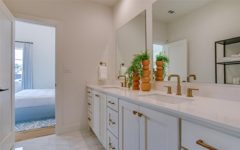 7207 Gaston Avenue #203, Dallas, TX 75214, 2 Bedrooms Bedrooms, ,2 BathroomsBathrooms,Residential,For Sale,7207 Gaston Avenue,20807191