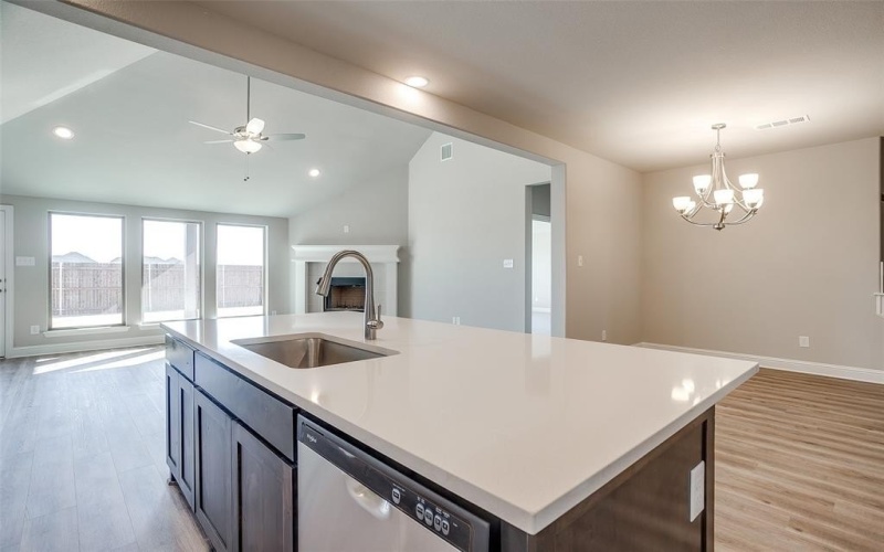 560 Holiday Avenue, Waxahachie, TX 75165, 3 Bedrooms Bedrooms, ,2 BathroomsBathrooms,Residential,For Sale,560 Holiday Avenue,20802539