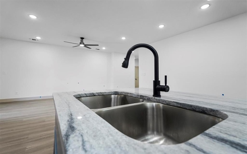 723 W Parnell, Denison, TX 75020, 3 Bedrooms Bedrooms, ,2 BathroomsBathrooms,Residential,For Sale,723 W Parnell,20807446