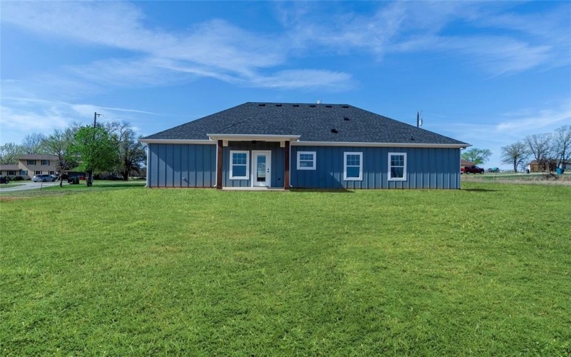 316 Clubview Drive, Bowie, TX 76230, 3 Bedrooms Bedrooms, ,2 BathroomsBathrooms,Residential,For Sale,316 Clubview Drive,20807732