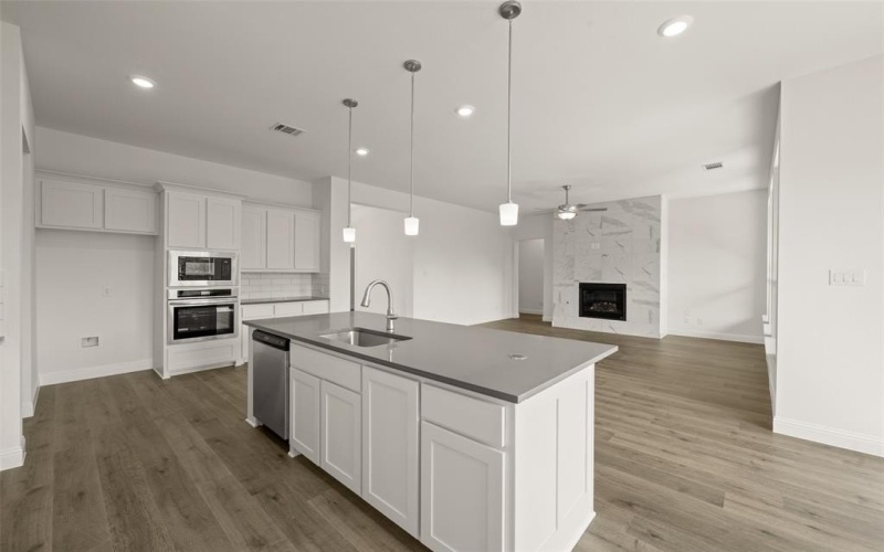 947 Richard Pittmon Drive, DeSoto, TX 75115, 3 Bedrooms Bedrooms, ,2 BathroomsBathrooms,Residential,For Sale,947 Richard Pittmon Drive,0,20808291
