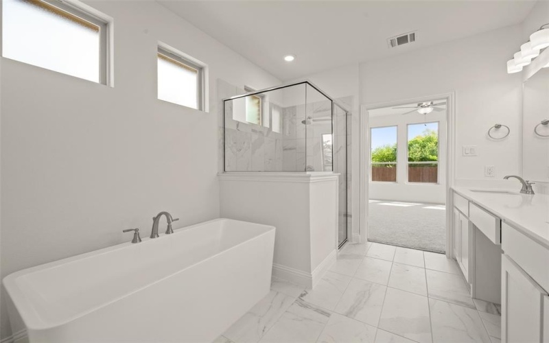 947 Richard Pittmon Drive, DeSoto, TX 75115, 3 Bedrooms Bedrooms, ,2 BathroomsBathrooms,Residential,For Sale,947 Richard Pittmon Drive,0,20808291