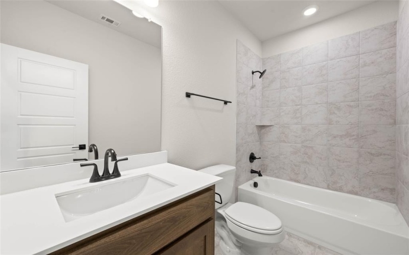 951 Richard Pittmon Drive, DeSoto, TX 75115, 4 Bedrooms Bedrooms, ,3 BathroomsBathrooms,Residential,For Sale,951 Richard Pittmon Drive,0,20808323