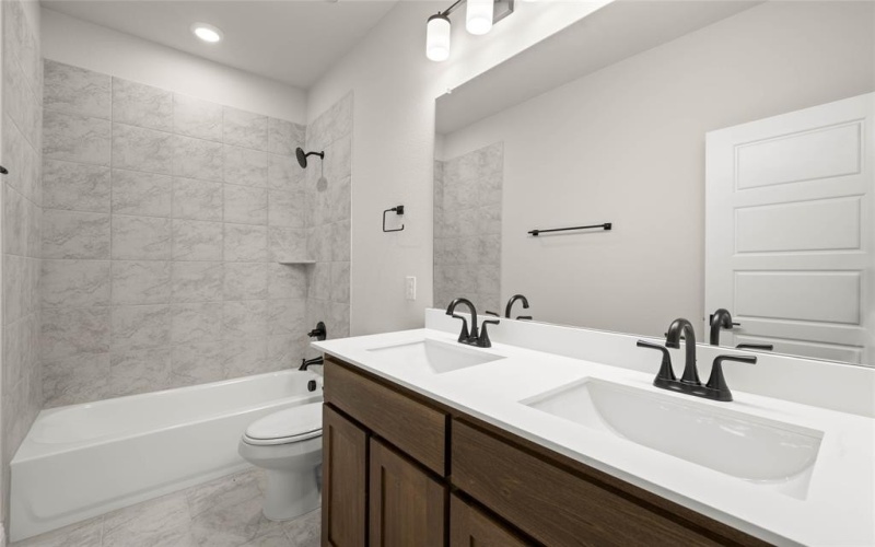 951 Richard Pittmon Drive, DeSoto, TX 75115, 4 Bedrooms Bedrooms, ,3 BathroomsBathrooms,Residential,For Sale,951 Richard Pittmon Drive,0,20808323
