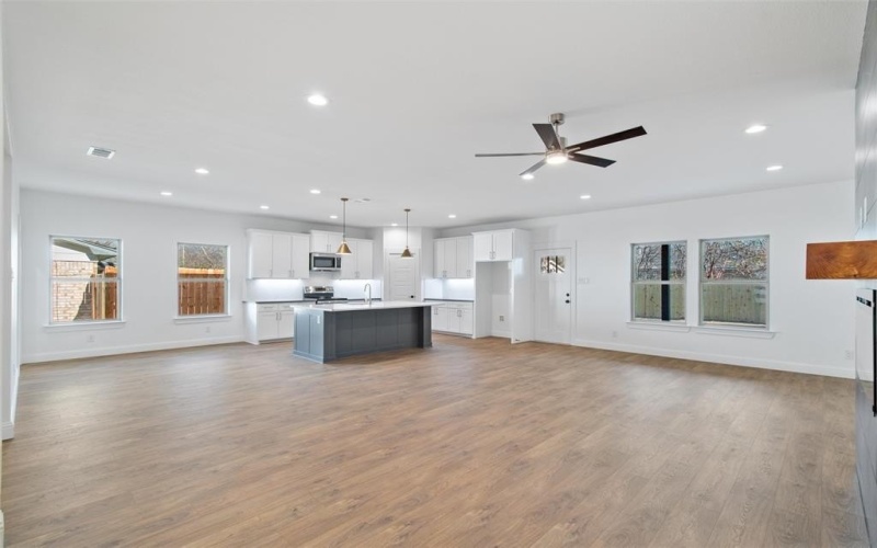 716 James Street, Azle, TX 76020, 4 Bedrooms Bedrooms, ,2 BathroomsBathrooms,Residential,For Sale,716 James Street,20808403