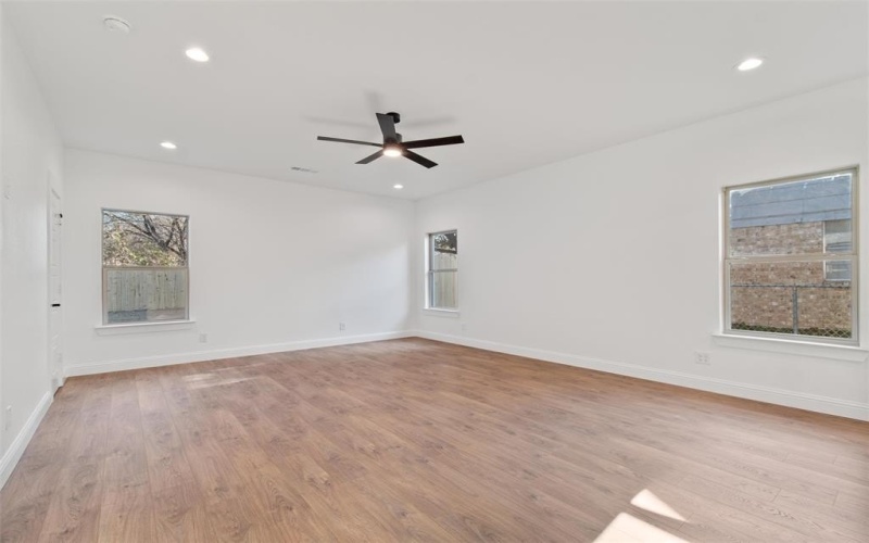 716 James Street, Azle, TX 76020, 4 Bedrooms Bedrooms, ,2 BathroomsBathrooms,Residential,For Sale,716 James Street,20808403