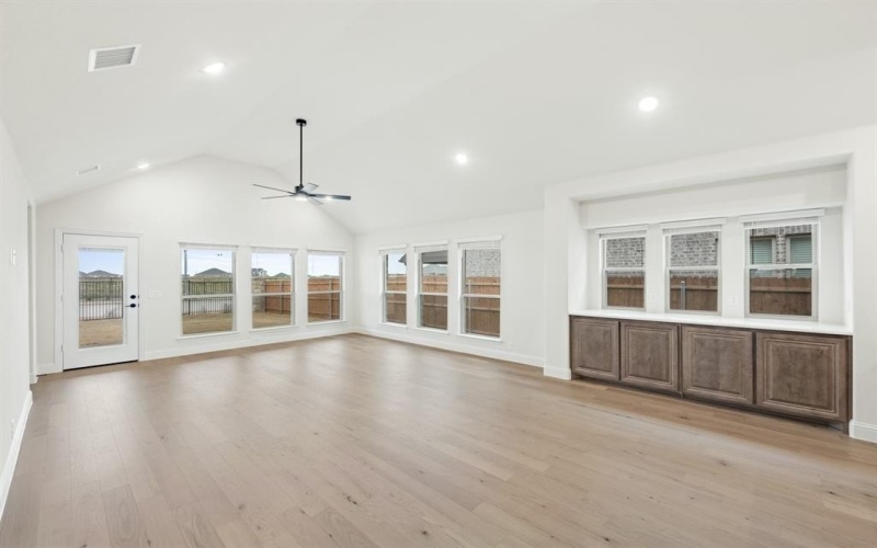 1016 Silver Sage Drive, Justin, TX 76247, 4 Habitaciones Habitaciones , ,2 BañosBaños,Residential,En Venta,1016 Silver Sage Drive,20808520