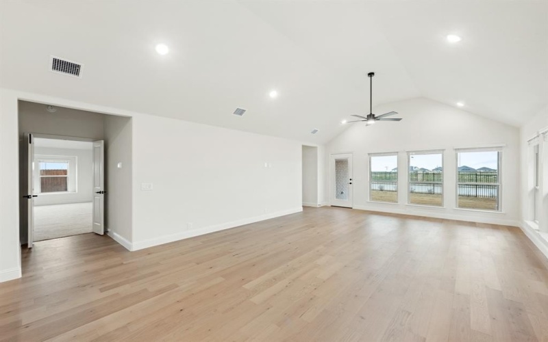 1016 Silver Sage Drive, Justin, TX 76247, 4 Habitaciones Habitaciones , ,2 BañosBaños,Residential,En Venta,1016 Silver Sage Drive,20808520