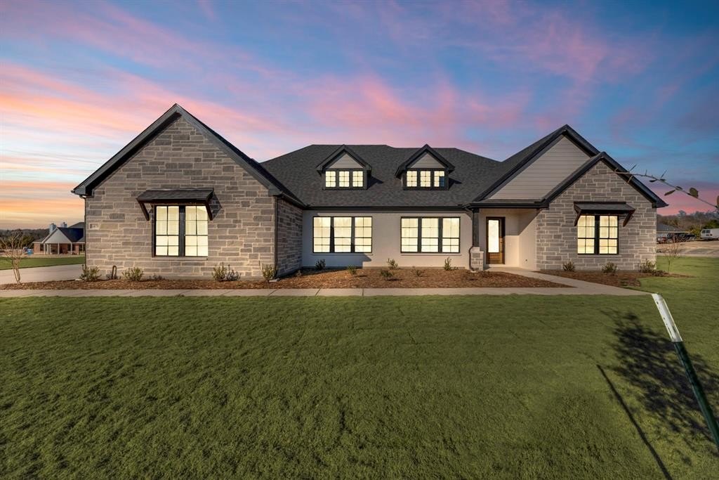1075 Julian Drive, Van Alstyne, TX 75495, 4 Bedrooms Bedrooms, ,3 BathroomsBathrooms,Residential,For Sale,1075 Julian Drive,20808609